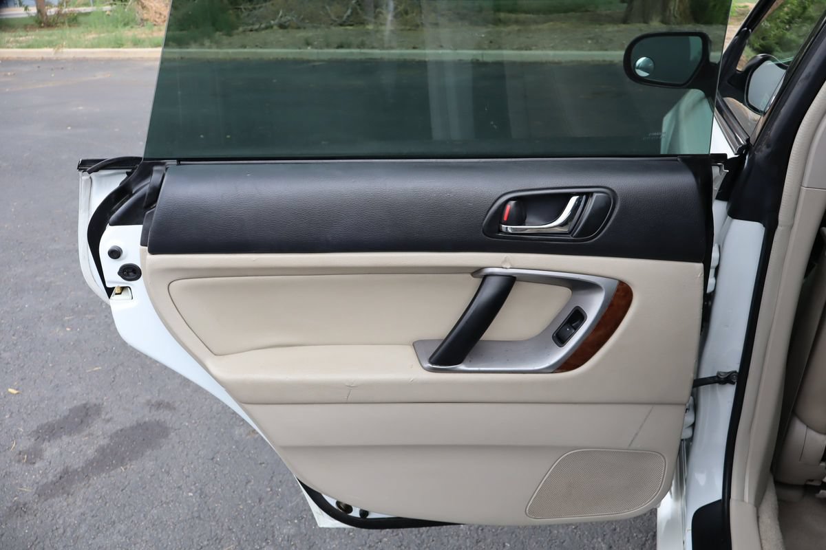 Used 2007 Subaru Legacy Wagon AWD/4WD image 24