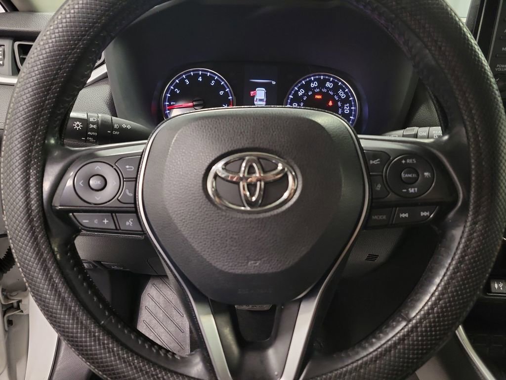 Used 2019 Toyota RAV4 XLE image 20
