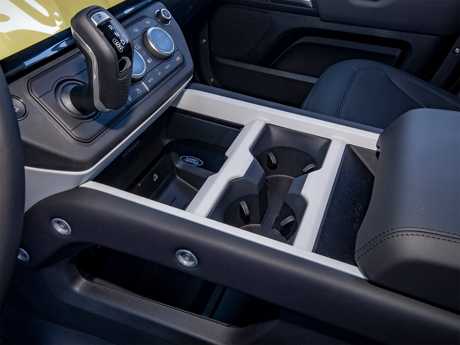 New 2026 Land Rover Defender 110 X-Dynamic SE AWD/4WD image 25