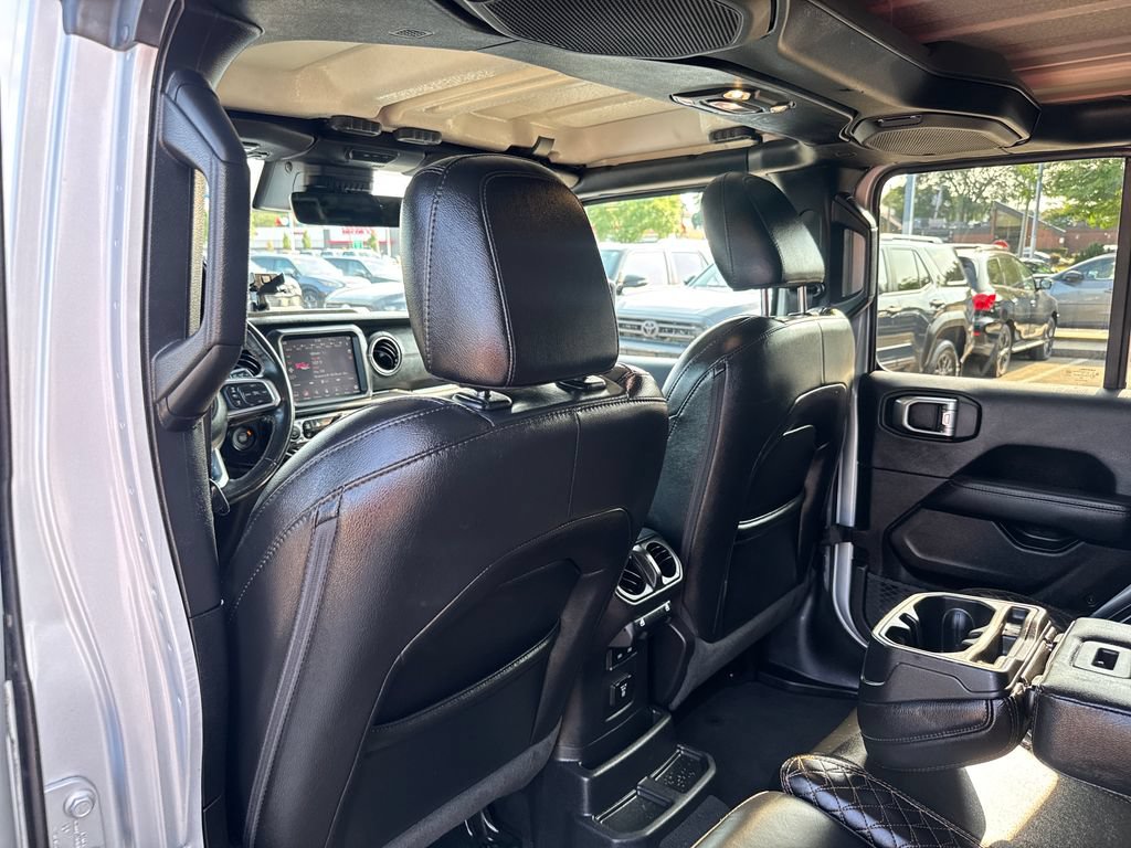 Used 2022 Jeep Wrangler Unlimited Sahara AWD/4WD image 40