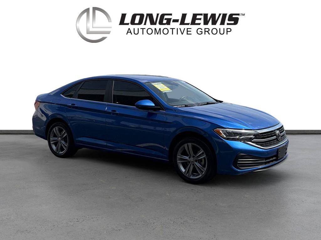 Certified 2024 Volkswagen Jetta SE image 10
