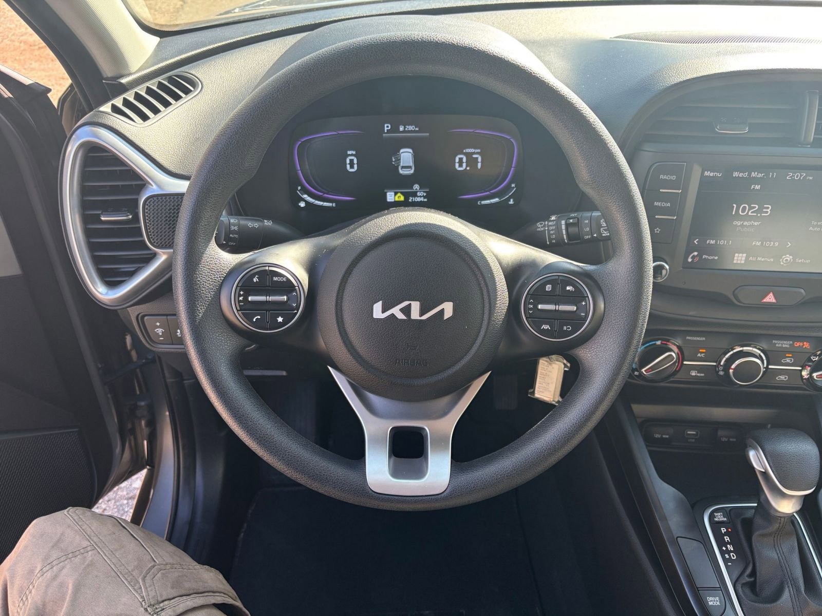 Used 2025 Kia Soul LX w/ LX Technology Package image 27