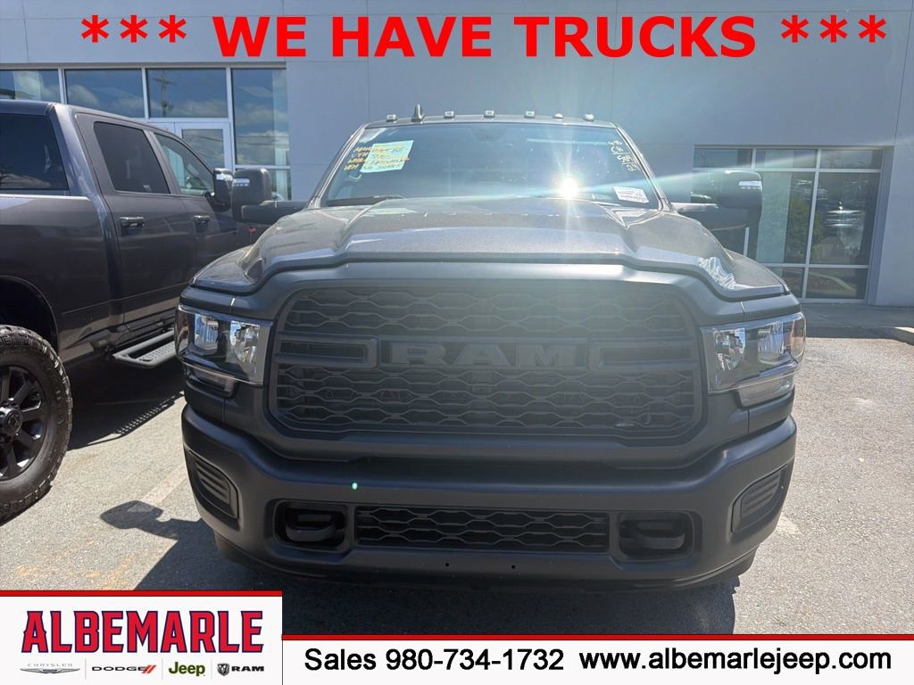 Used 2024 RAM 3500 Tradesman AWD/4WD image 2