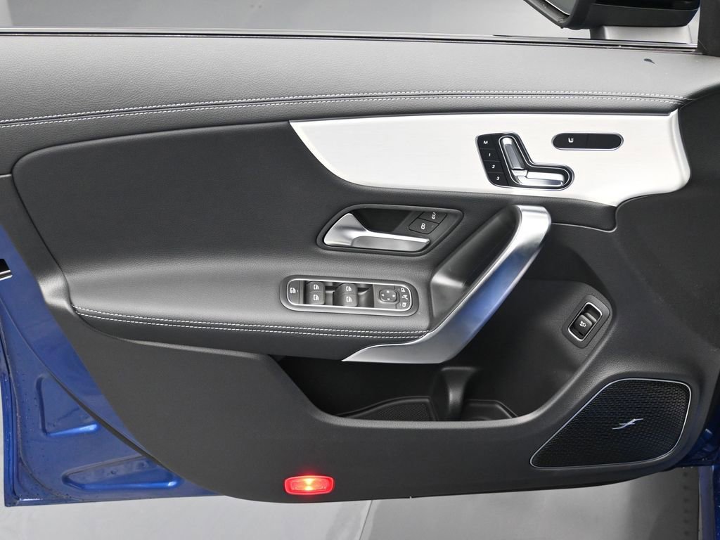 New 2025 Mercedes-Benz CLA 35 AMG 4MATIC image 23