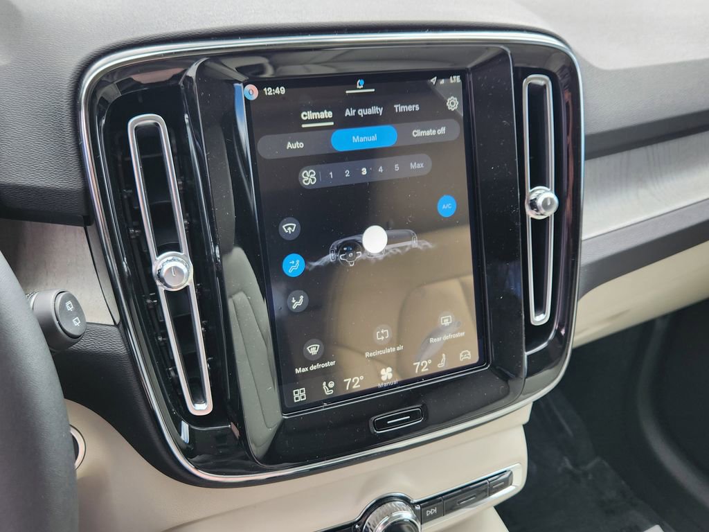 New 2026 Volvo XC40 B5 Plus w/ Protection Package Premier image 9