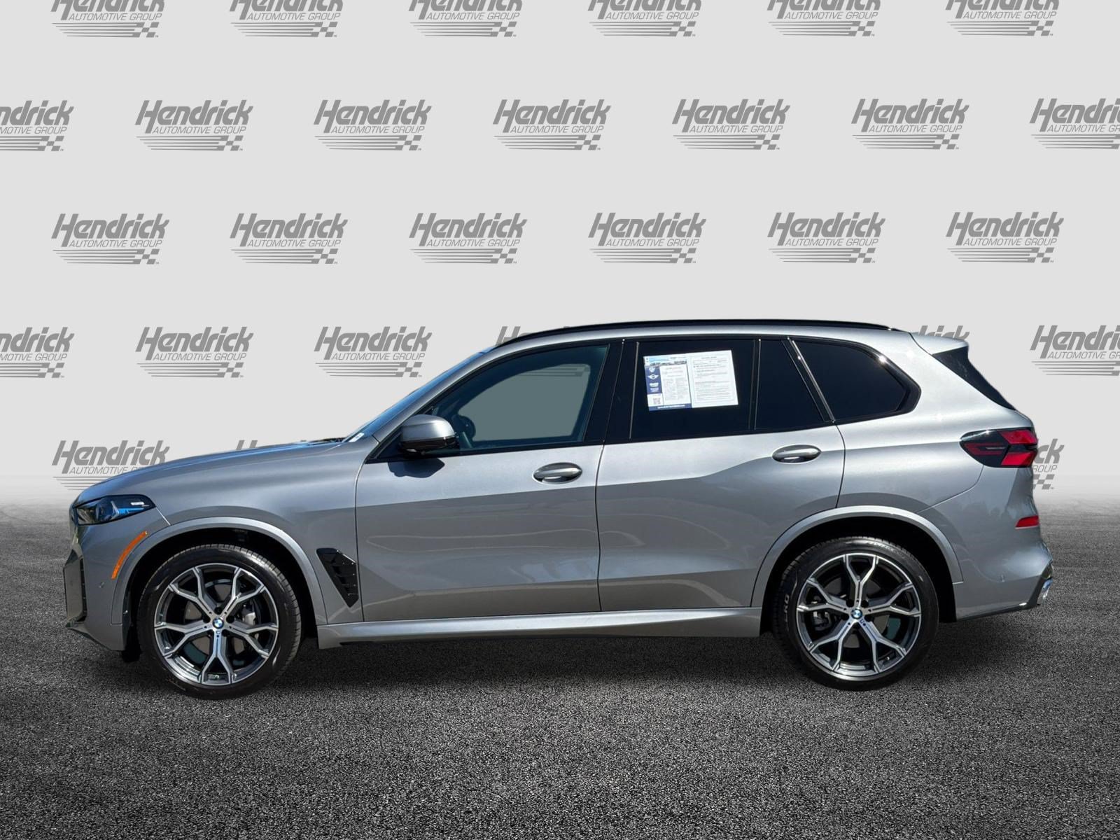 Used 2026 BMW X5 xDrive40i w/ M Sport Package AWD/4WD image 8