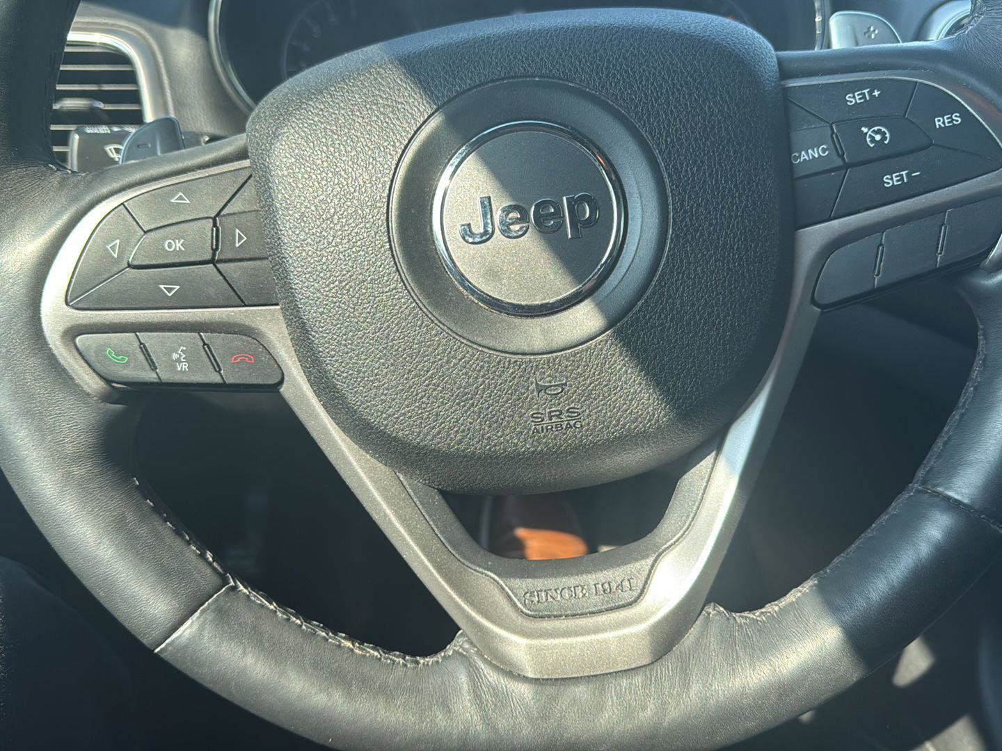 Used 2017 Jeep Grand Cherokee Altitude AWD/4WD image 12