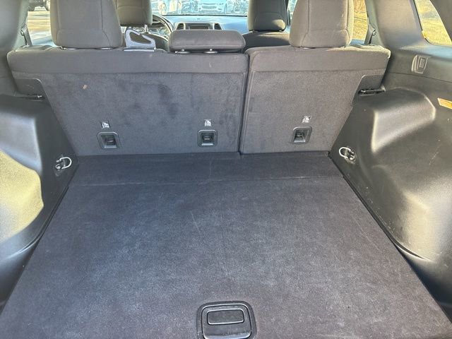 Used 2019 Jeep Cherokee Latitude w/ Cold Weather Group image 32