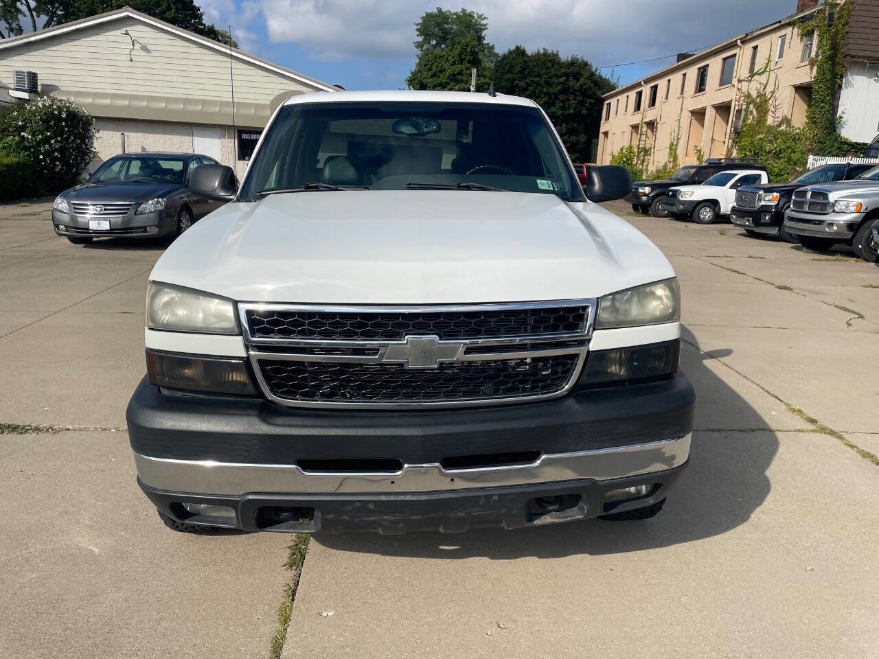 Used 2006 Chevrolet Silverado 2500 LT w/ Heavy-Duty Power Package image 18
