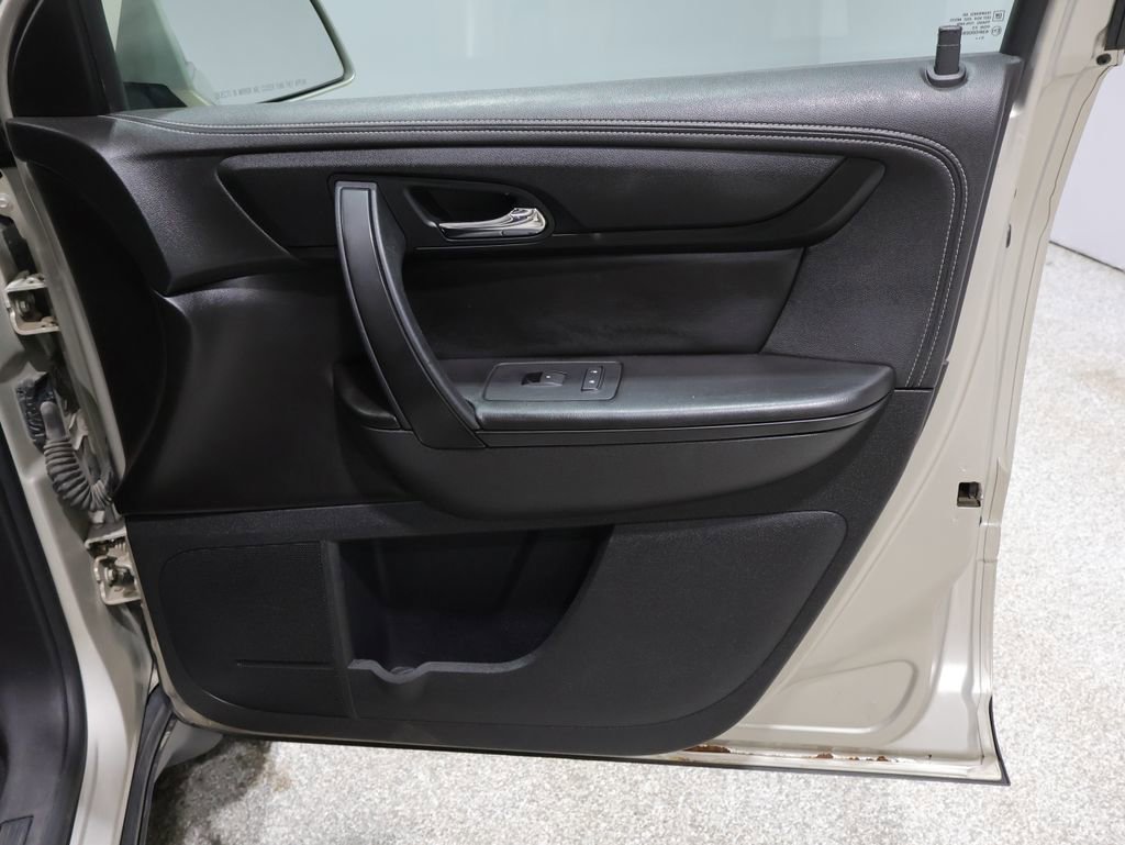 Used 2016 Chevrolet Traverse LT w/ Style and Technology Package image 22