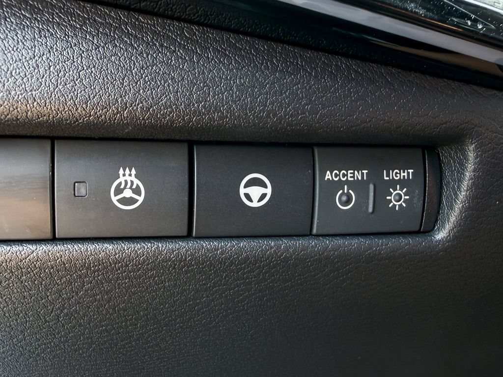 Certified 2025 Nissan Kicks SR w/ SR Premium Package AWD/4WD image 31