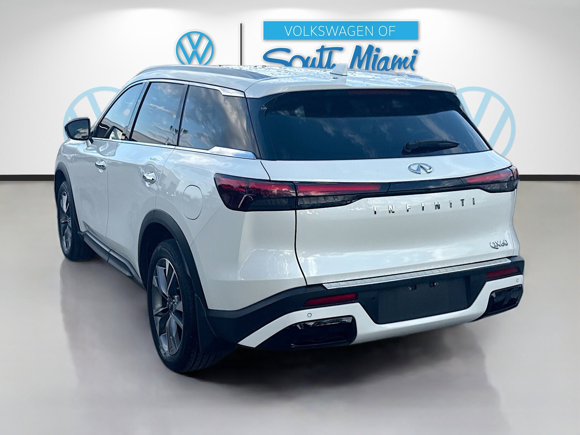 Used 2023 INFINITI QX60 Luxe w/ Cargo Package image 5