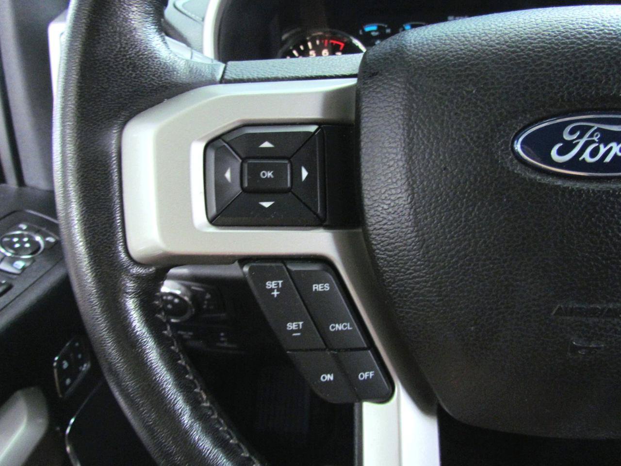 Used 2018 Ford F150 Lariat RWD image 31