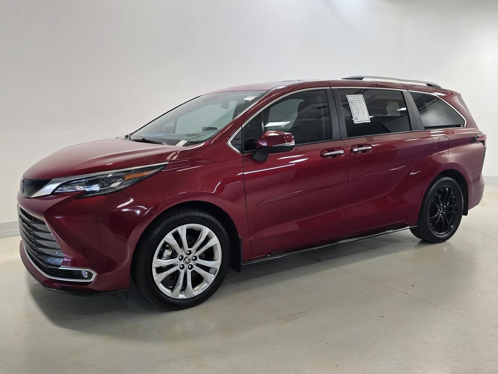 Used 2024 Toyota Sienna Platinum FWD video 1