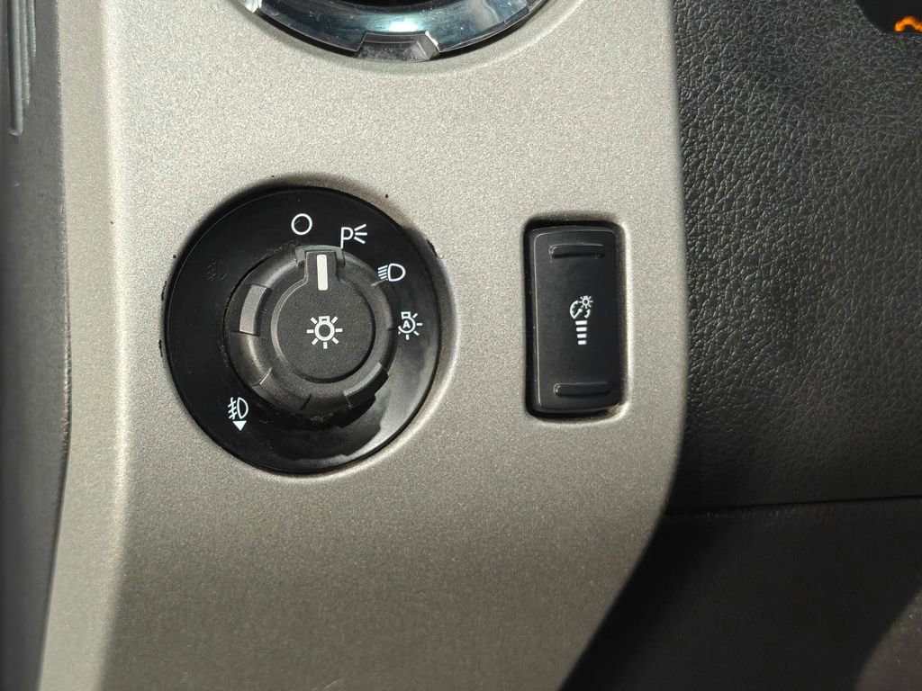 Used 2015 Ford F250 Lariat w/ Chrome Package image 46