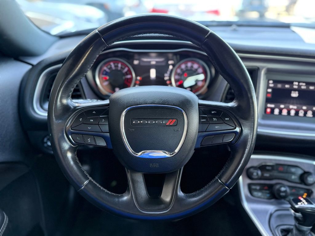 Used 2018 Dodge Challenger SXT image 9