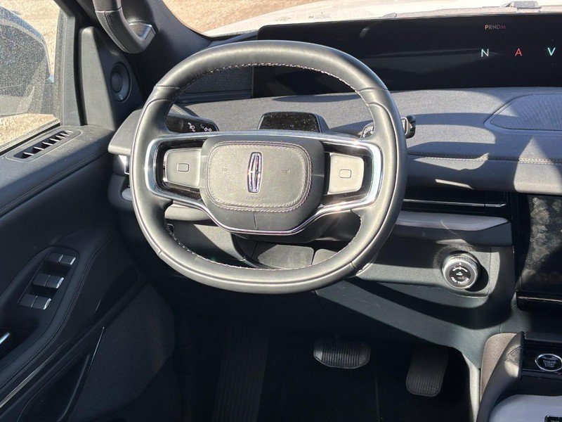 New 2025 Lincoln Navigator L Reserve w/ Jet Appearance Package AWD/4WD image 13