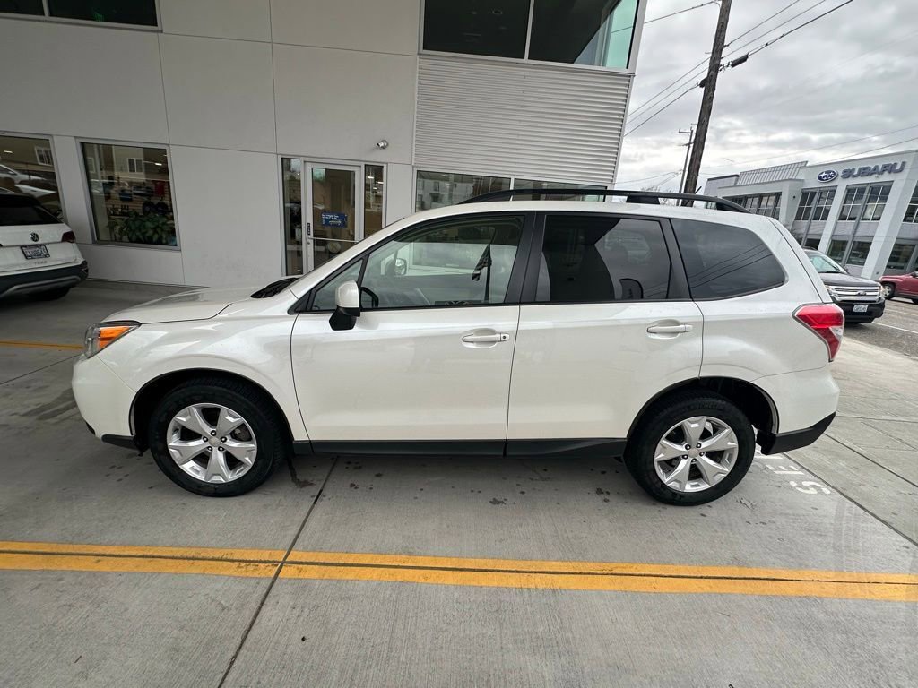 Used 2015 Subaru Forester 2.5i Premium w/ All-Weather Package AWD/4WD image 4