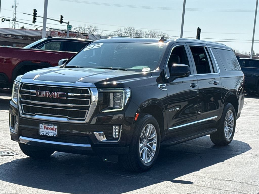 Used 2022 GMC Yukon XL SLT w/ SLT Premium Package image 6
