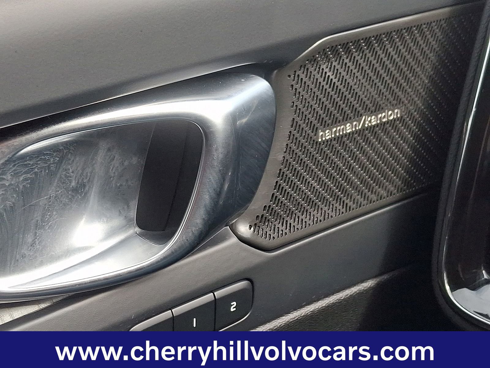 Certified 2025 Volvo XC40 B5 Ultra w/ Protection Package Premier image 24