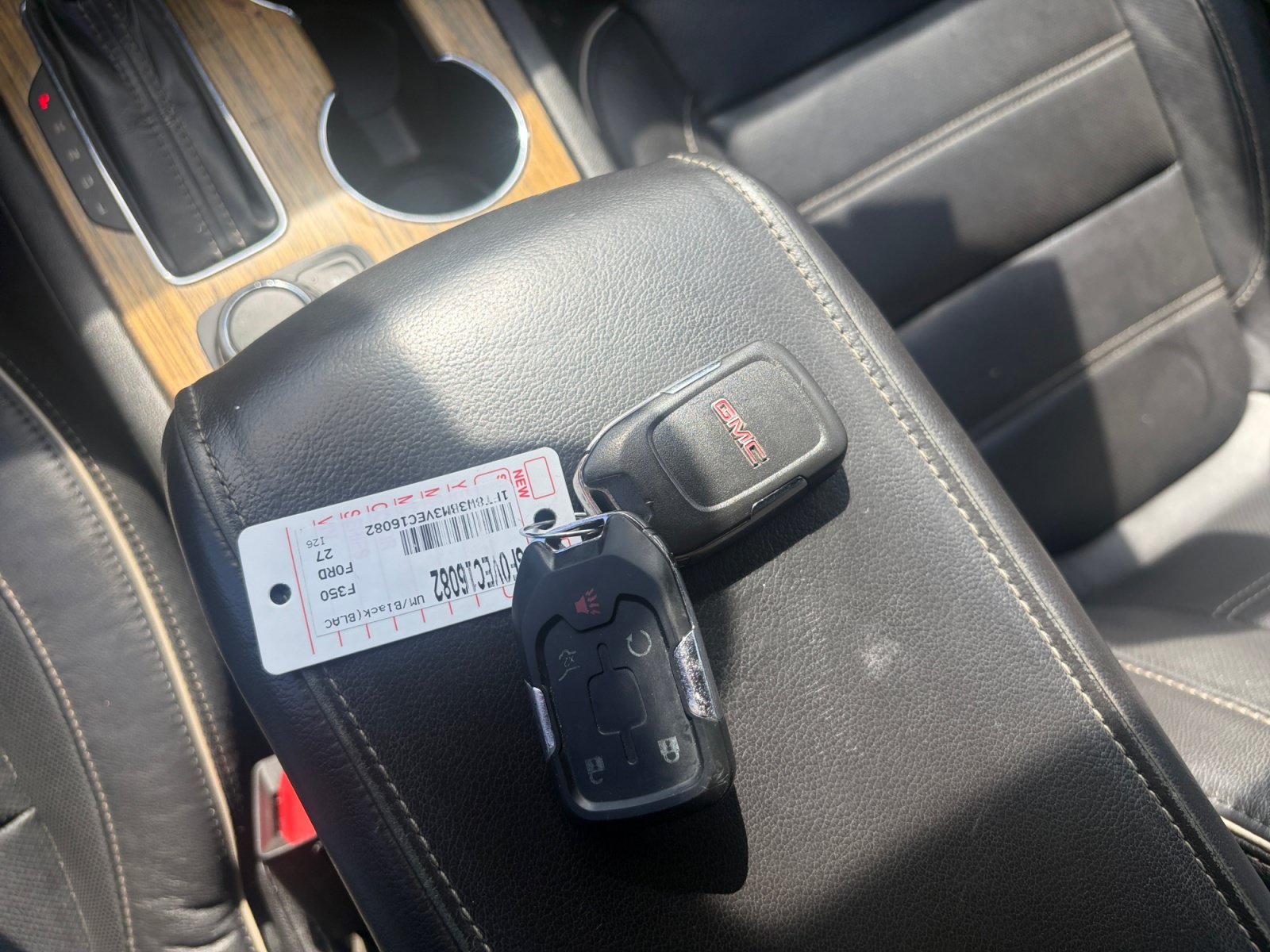 Used 2017 GMC Acadia Denali w/ Technology Package FWD image 23