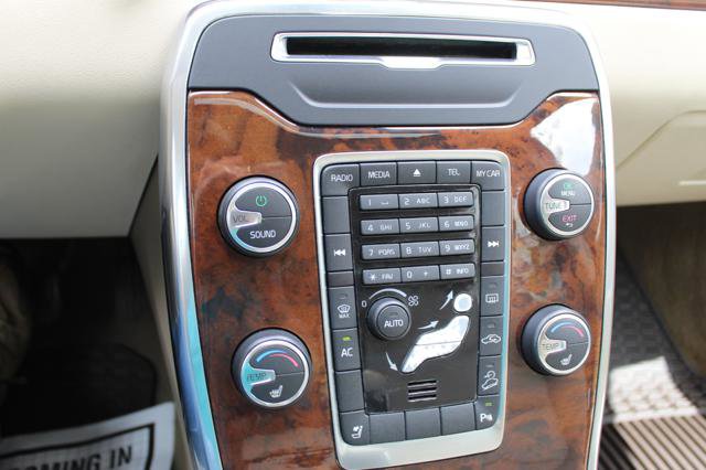 Used 2012 Volvo XC70 3.2 image 21