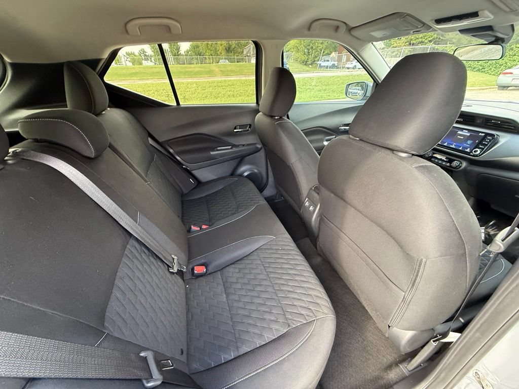 Used 2021 Nissan Kicks SV FWD image 34