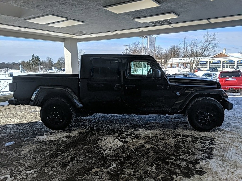 Used 2021 Jeep Gladiator Sport image 4
