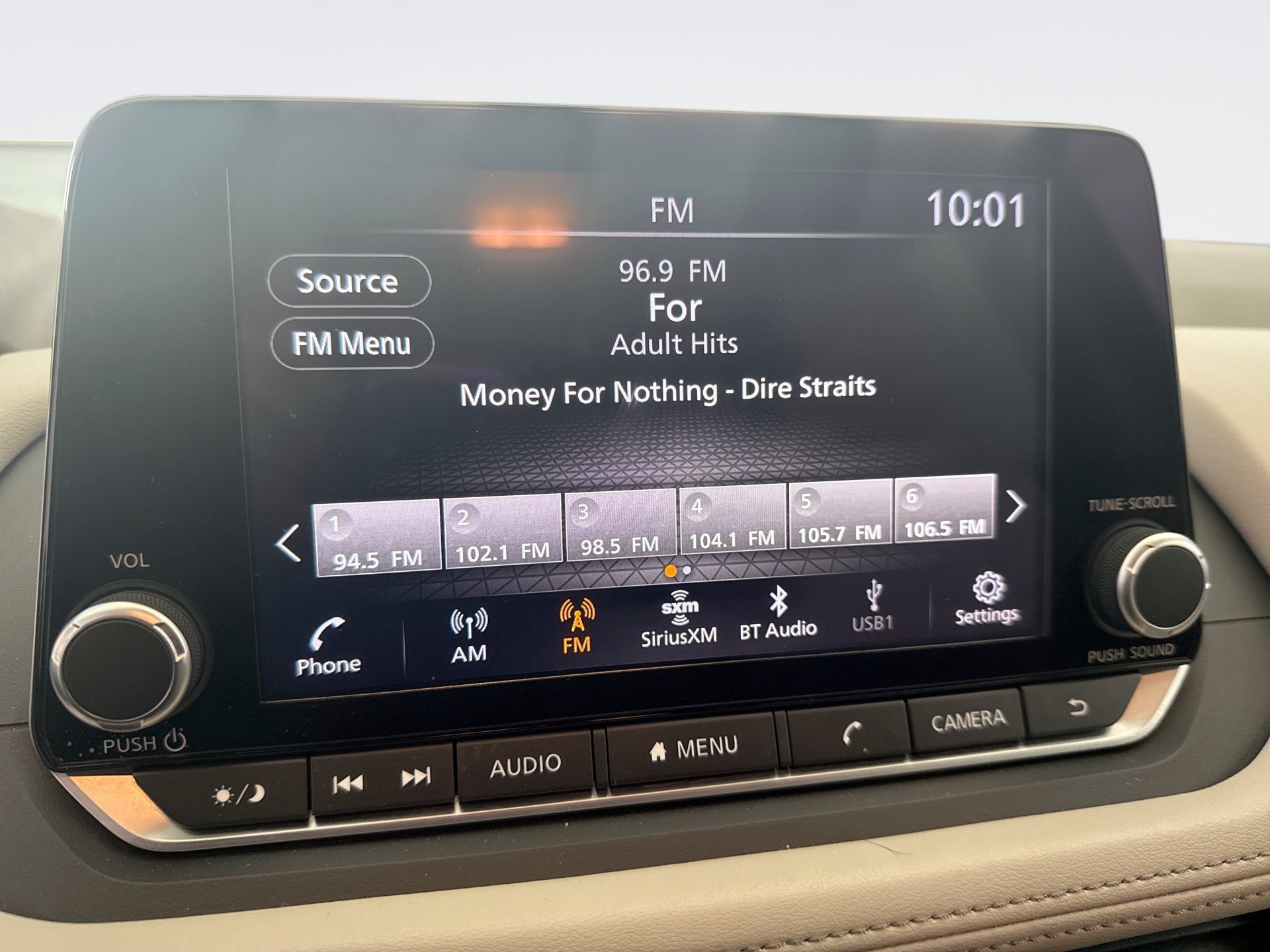 Used 2023 Nissan Rogue SV AWD/4WD image 14
