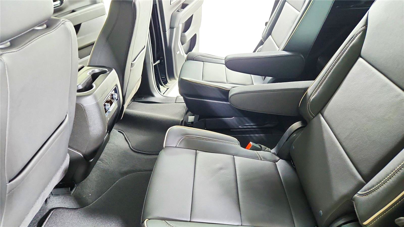 New 2026 Chevrolet Tahoe Premier w/ Sun And Tow Package AWD/4WD image 34