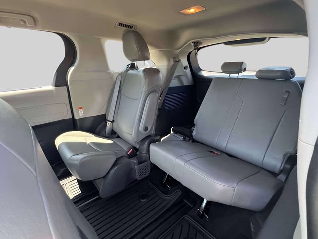Certified 2021 Toyota Sienna XLE FWD image 19