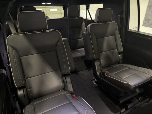 Certified 2026 Chevrolet Suburban Premier w/ Sun And Tow Package AWD/4WD image 17