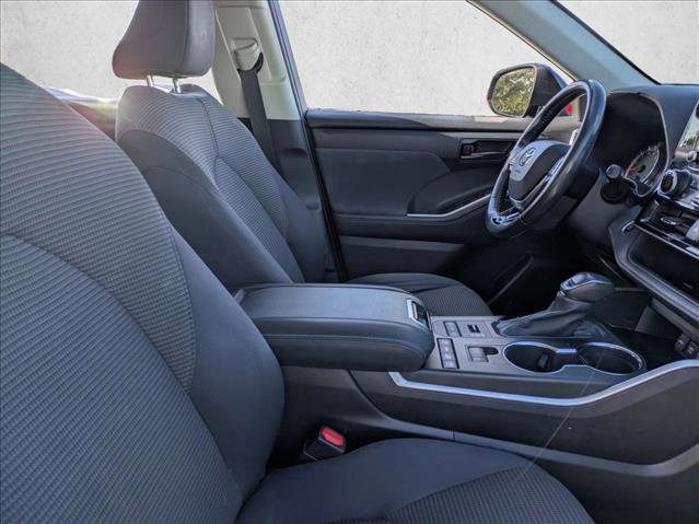 Certified 2021 Toyota Highlander LE image 22