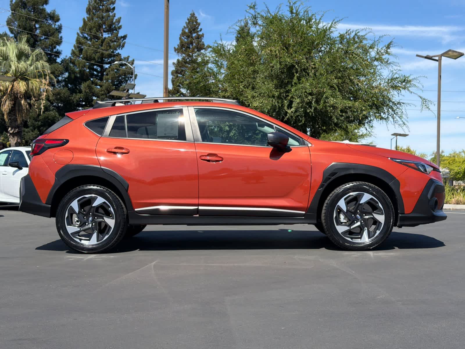 Used 2024 Subaru Crosstrek 2.5i Limited w/ Crosstrek Mirror Package AWD/4WD image 6