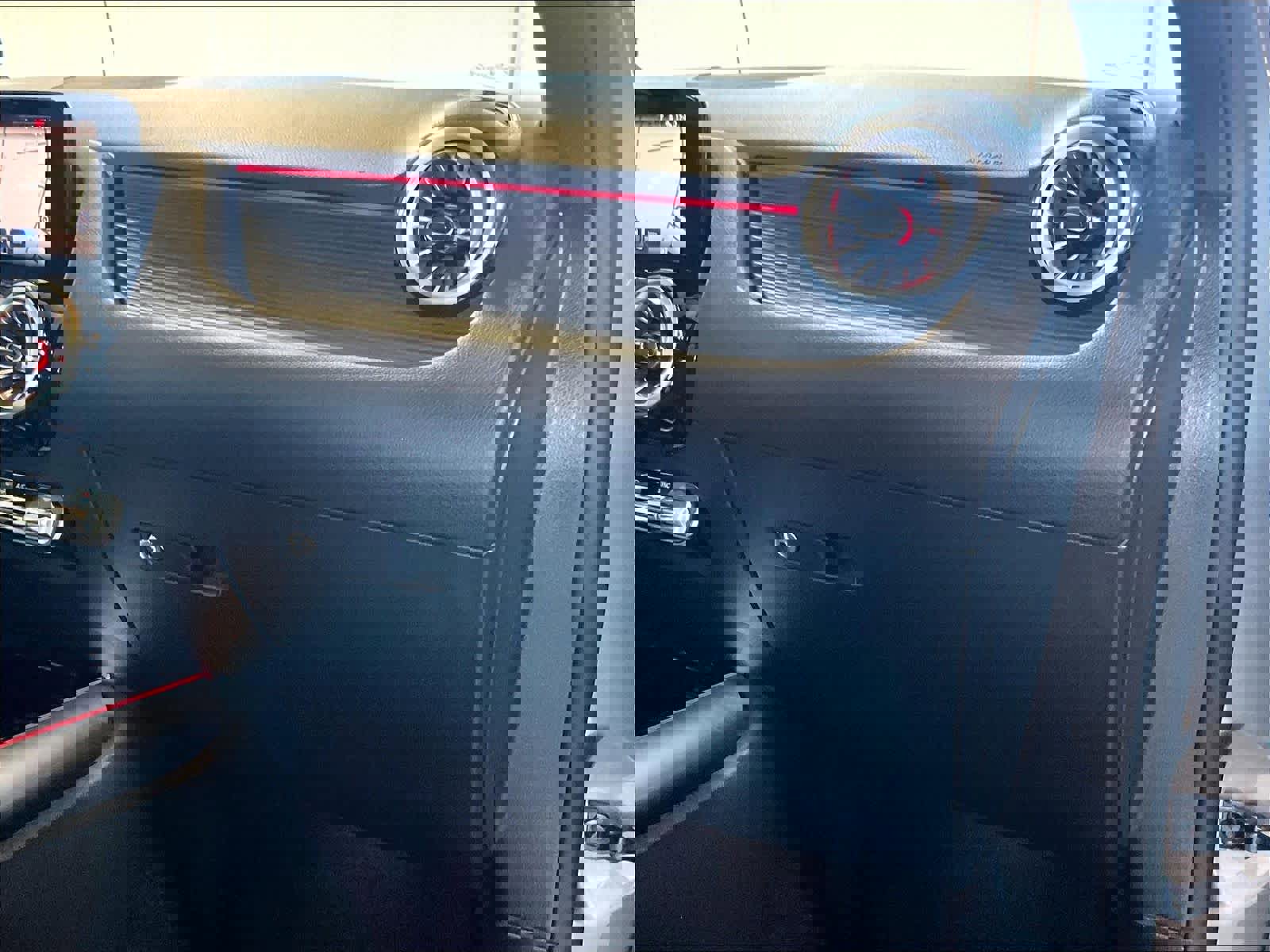 Used 2025 Mercedes-Benz GLA 35 AMG 4MATIC image 13