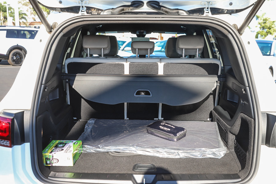 Used 2022 Mercedes-Benz GLB 250 w/ Premium Package Lite image 30