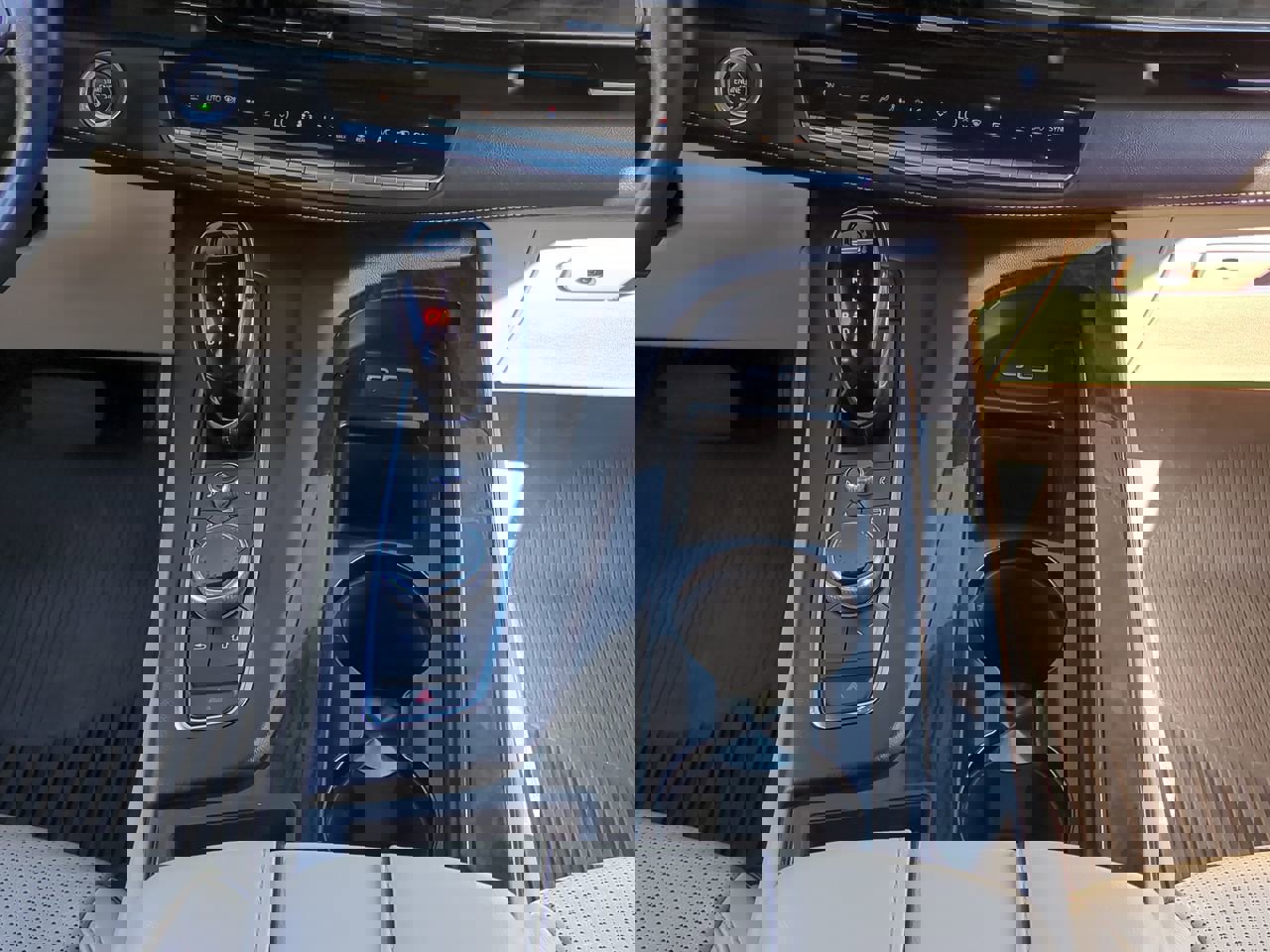 Used 2023 Cadillac Escalade ESV Premium Luxury w/ LPO, Radiant Package image 19