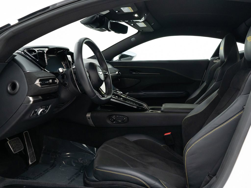Used 2025 Aston Martin V8 Vantage Coupe image 15