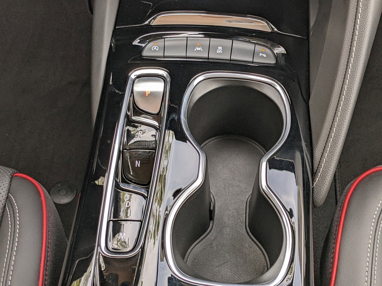 Used 2022 Buick Envision Essence w/ Sport Touring Package image 32