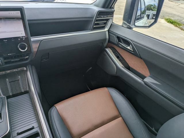 Used 2024 Lexus GX 550 w/ Cold Area Package AWD/4WD image 18