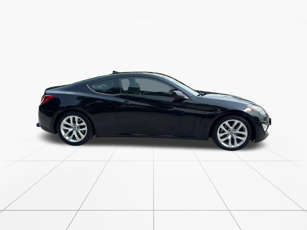 Used 2014 Hyundai Genesis 2.0T RWD image 9