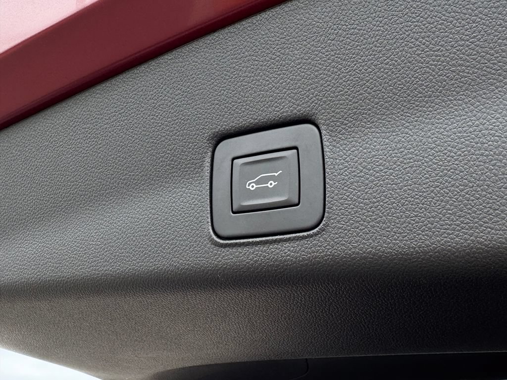 Used 2023 Chevrolet TrailBlazer RS w/ Sun and Liftgate Package AWD/4WD image 19