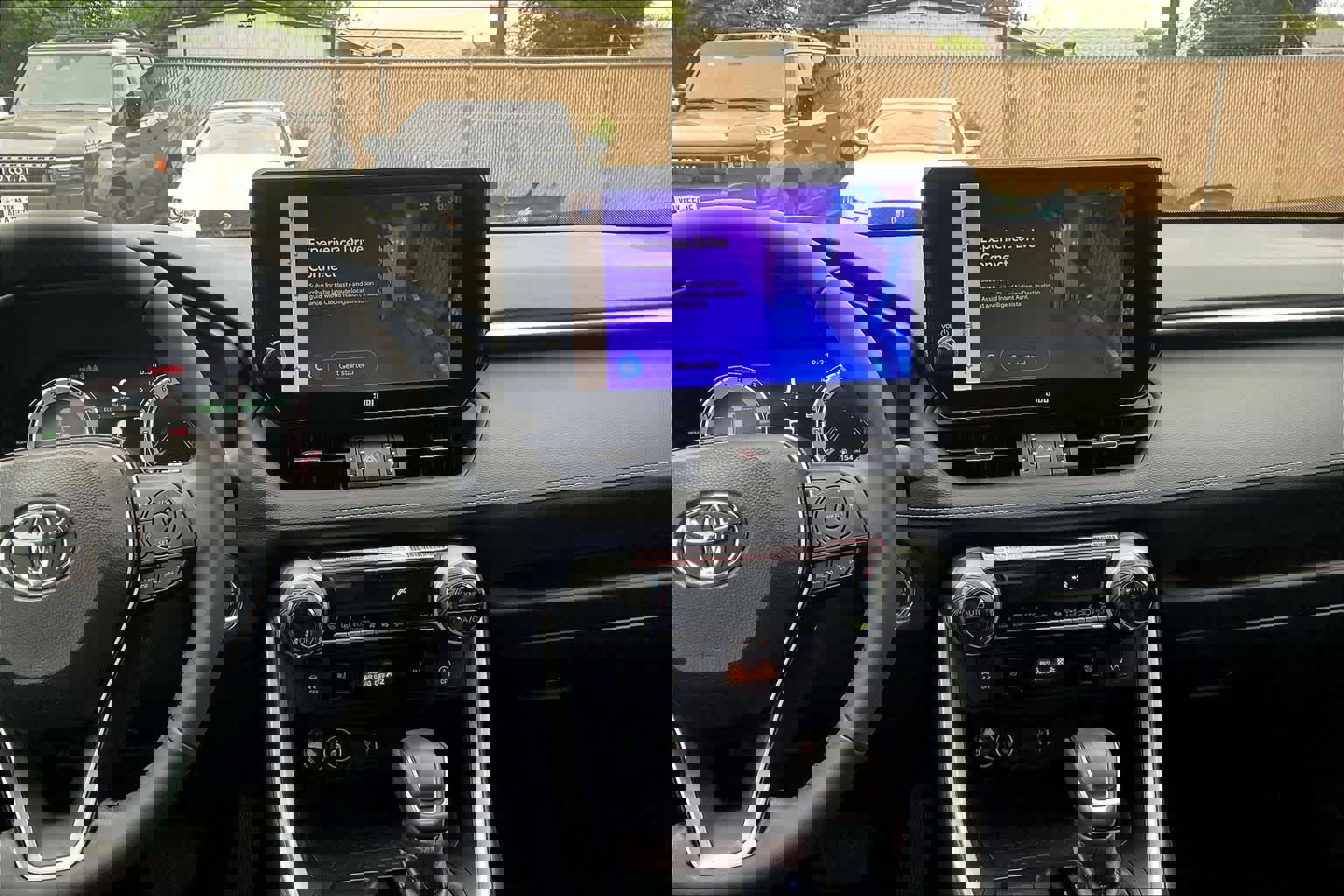 Used 2025 Toyota RAV4 Limited image 7