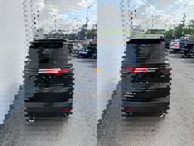 Used 2023 Chevrolet Traverse LT image 5