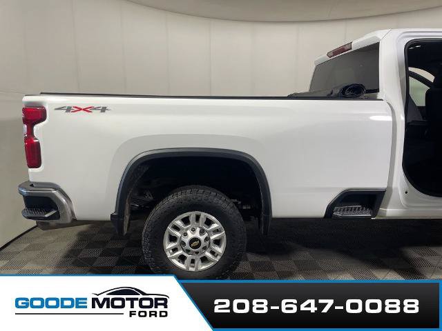 Used 2022 Chevrolet Silverado 2500 LT w/ Convenience Package AWD/4WD image 8