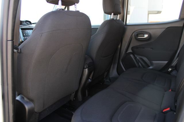 Used 2021 Jeep Renegade Latitude AWD/4WD image 21