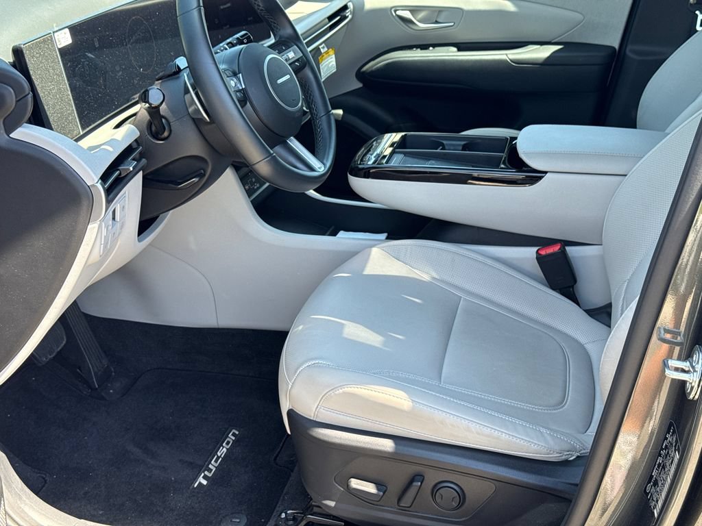 Certified 2025 Hyundai Tucson SEL AWD/4WD image 9