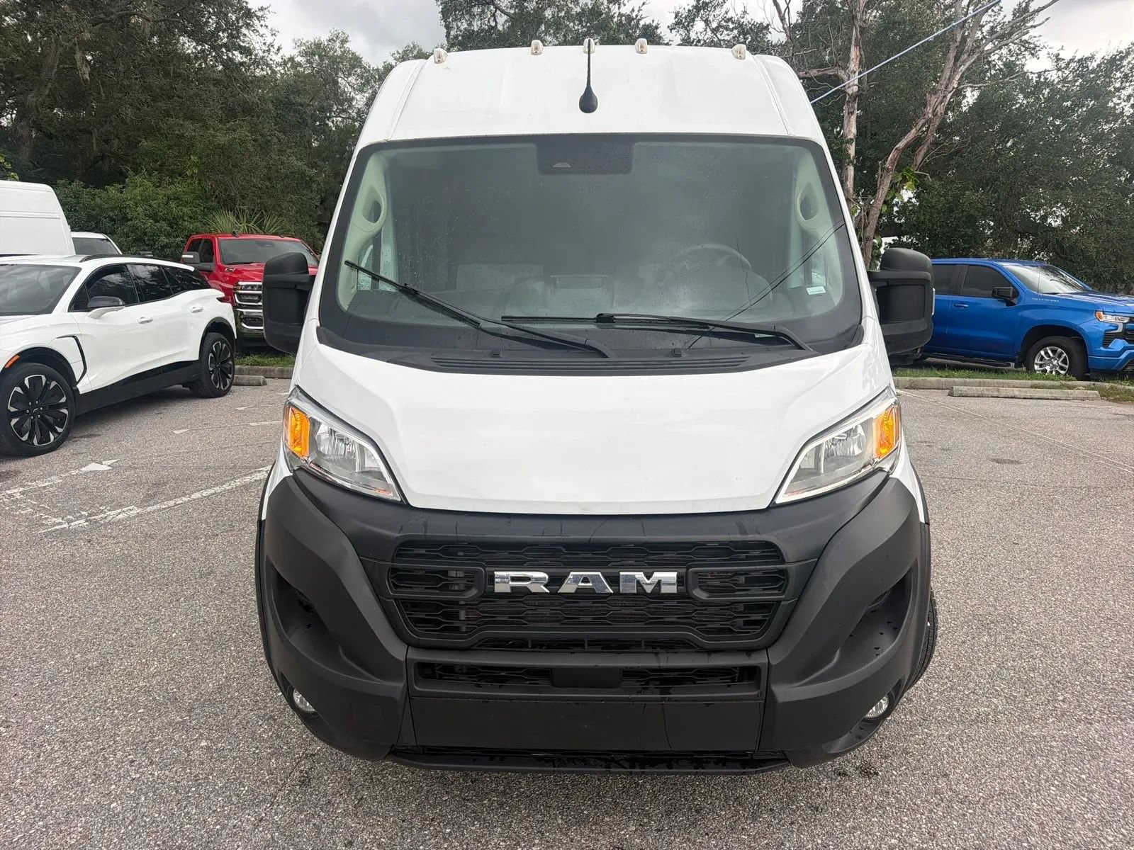 Used 2025 RAM ProMaster 2500 w/ Convenience Group FWD image 4