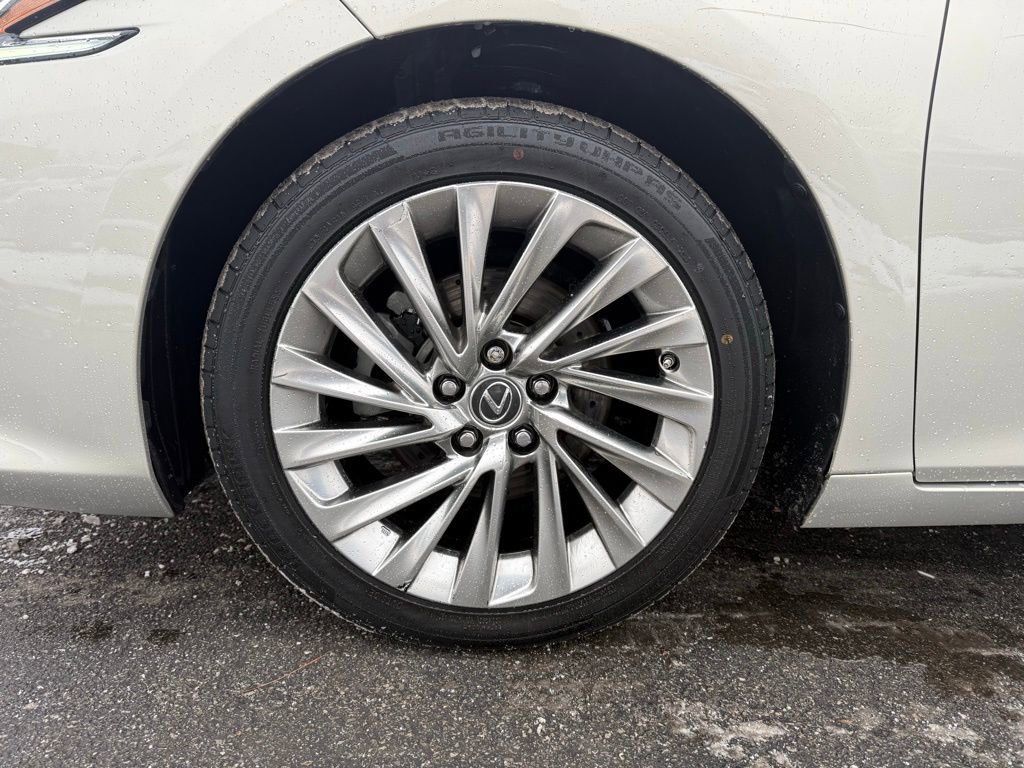 Used 2019 Lexus ES 350 Luxury w/ Accessory Package image 24