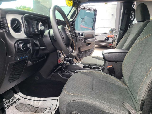 Used 2024 Jeep Wrangler Unlimited AWD/4WD image 16